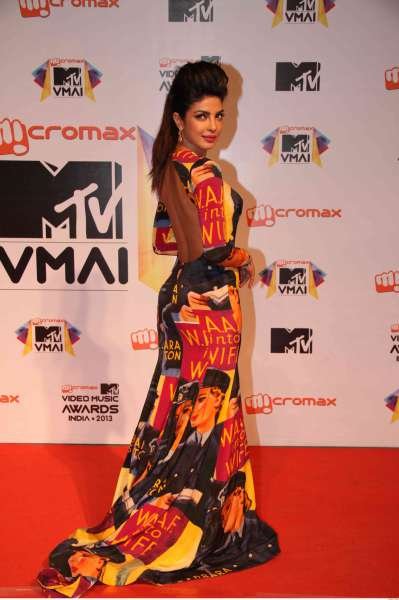 Priyanka Chopra in sexy gown at MTV award