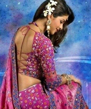 Priyanka Chopra hot back in saree, Priyanka Chopra as desi girl , Priyanka Chopra as bride