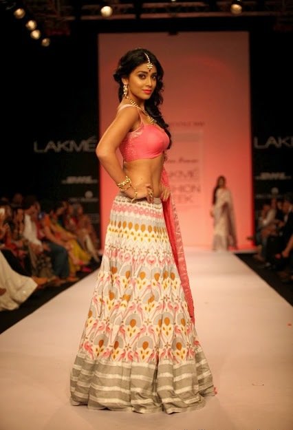 Shriya Saran At Lakme Fashion Week - VP (1)