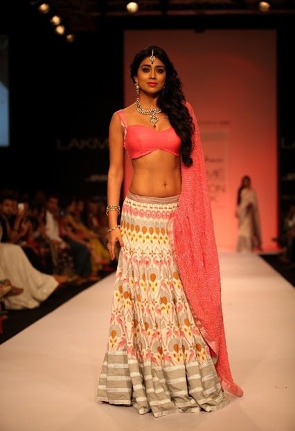 Shriya Saran At Lakme Fashion Week - VP (7)