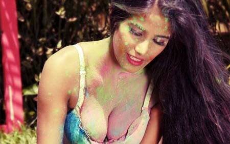 Holi photos of bollywood celebrities
