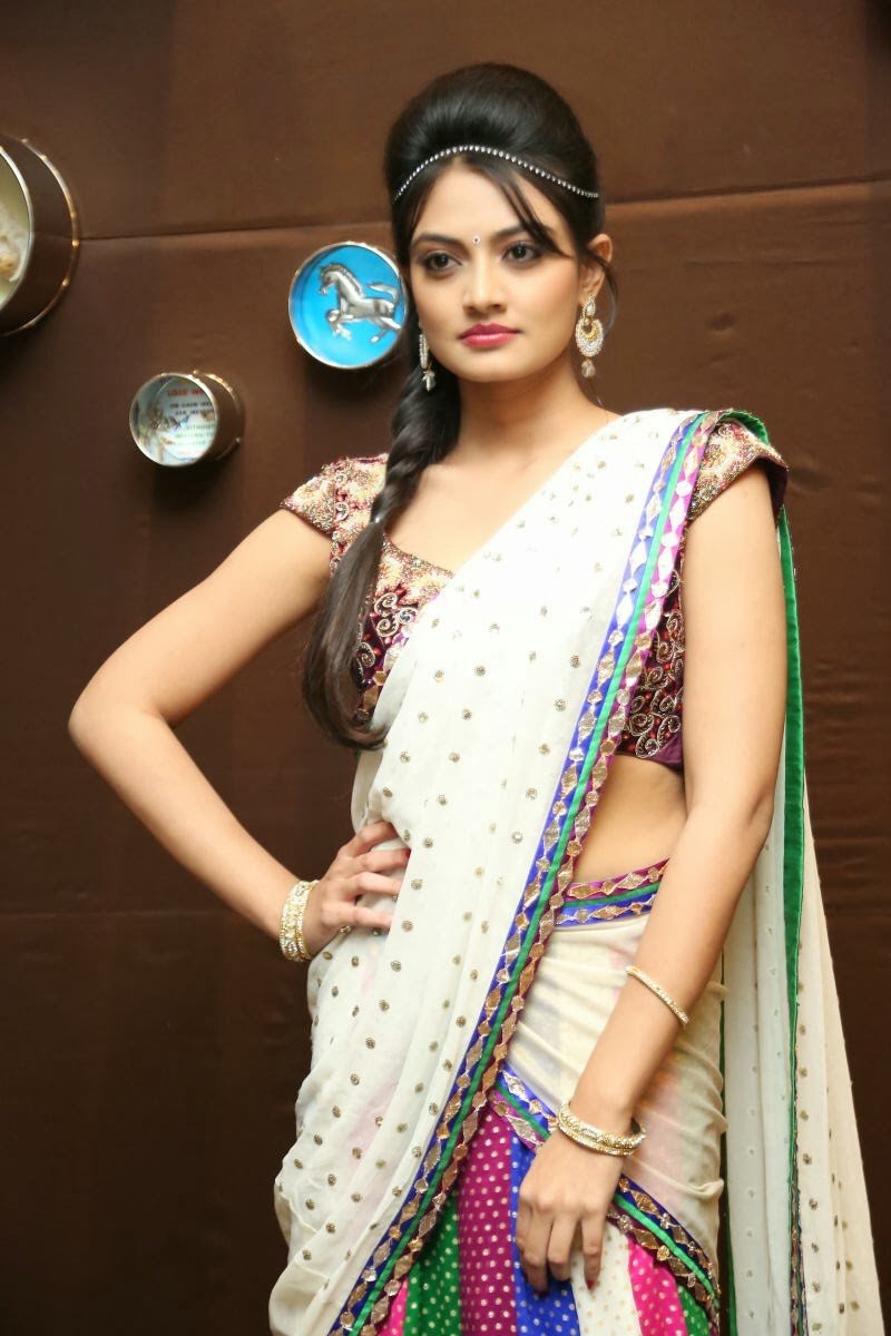 Nikitha Narayan Stunning Back & Navel Show in Sexy White Half Saree_VP (3)