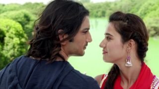 Disha Patani kills it in ‘Kaun Tujhe’ Song From MS Dhoni Movie