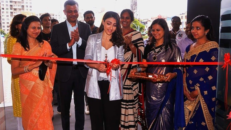 Soha Ali Khan Inaugurated "Motherhood Hospitals" in Pune