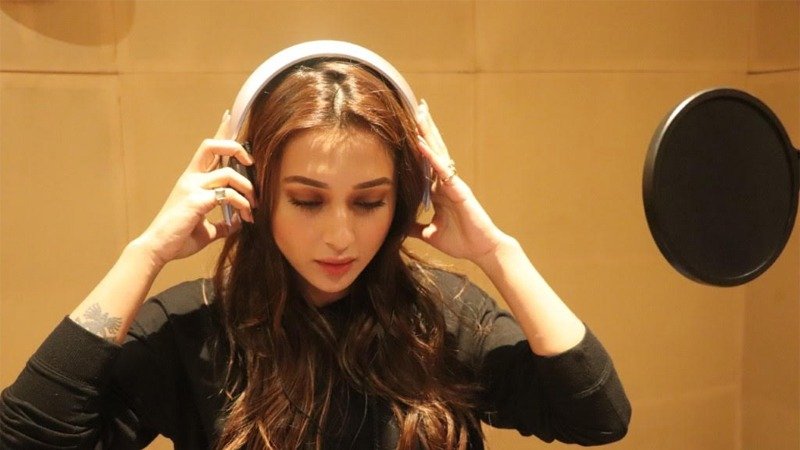 Mimi debuts as singer with her film ‘Mon Jaane Na’