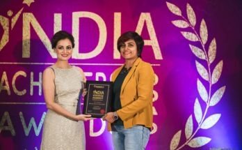 Bollywood Actress Diya Mirza felicitated Ar. Ronjeta Prasad Gavandi with India Achievers Award 2019