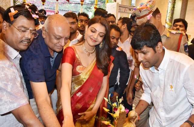 Kajal Aggarwal at Maangalya Shopping Mall