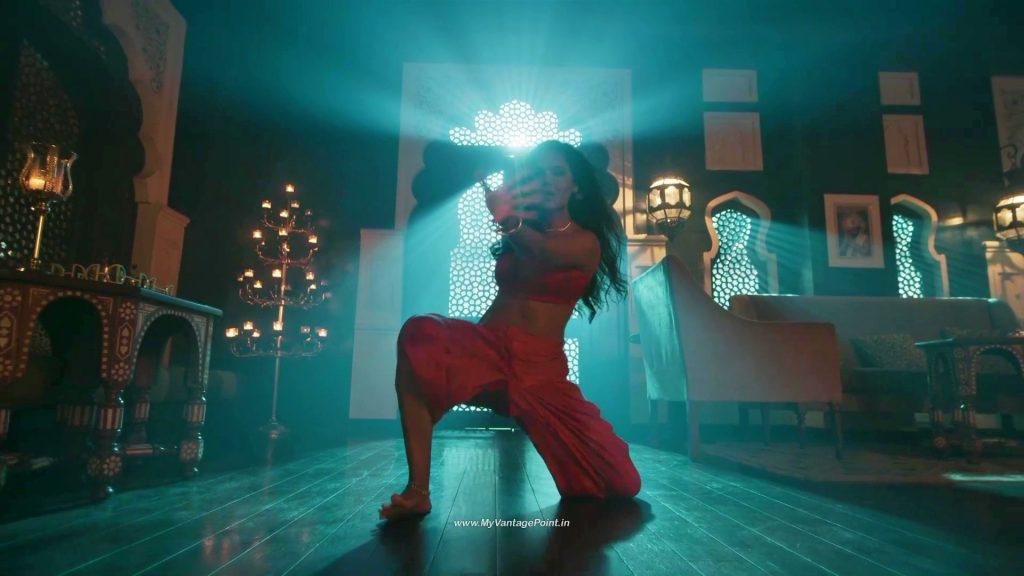 actress-esha-gupta-sexy-dance-in-red-dress