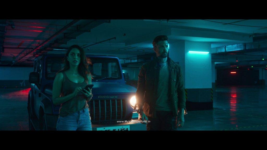 kiara-advani-with-hrithik-roshan-in-parking-lot-fight-scene