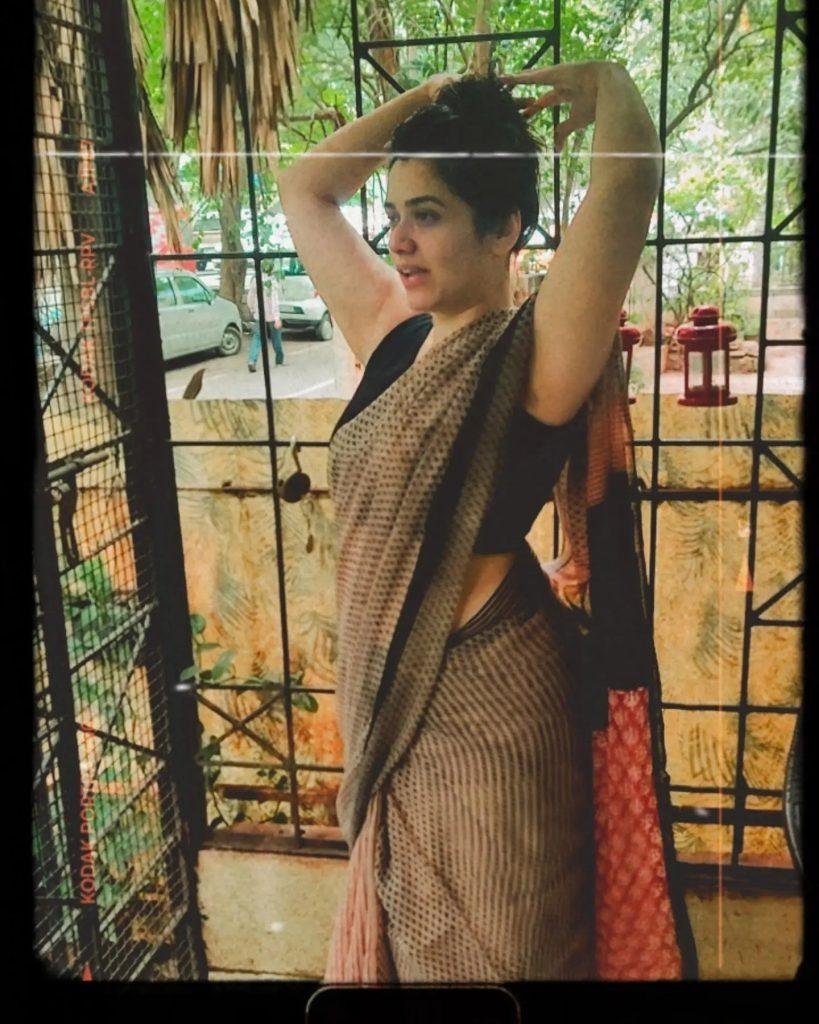 actress-girija-oak-godbole-photos-in-saree